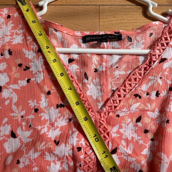 NWOT Adrienne Vittadini floral flutter short sleeve blouse - Picture 10 of 13